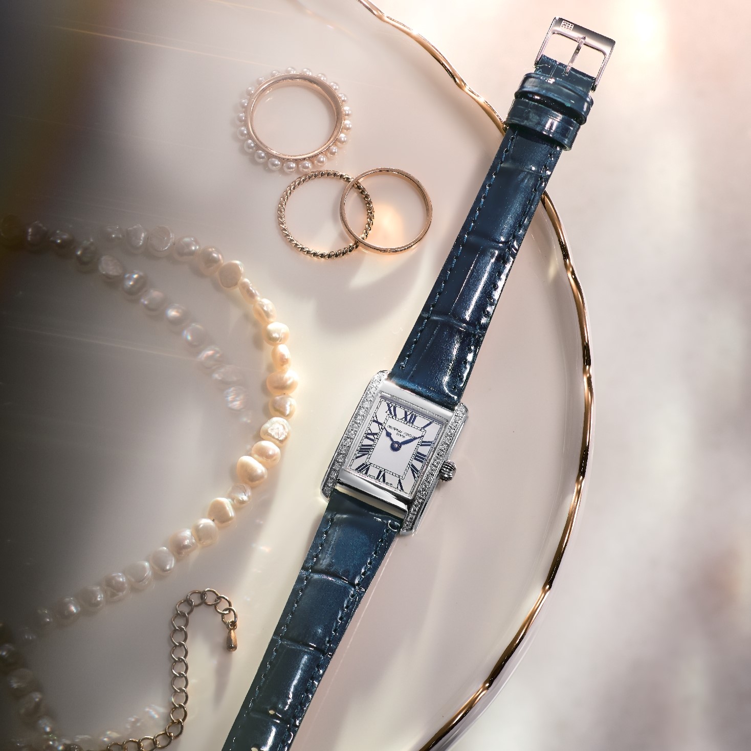 フレデリック・コンスタント(FREDERIQUE CONSTANT) クラシック カレ